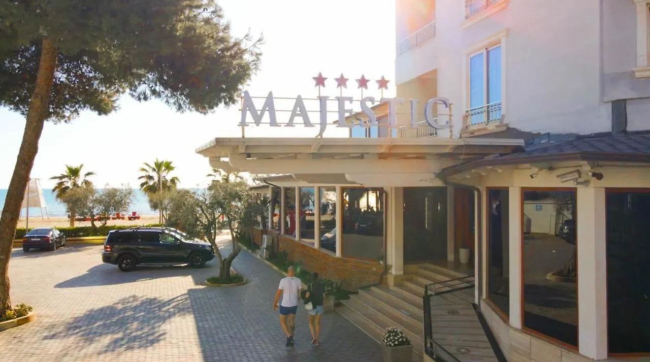 Hotel Majestic ドゥラス アルバニア