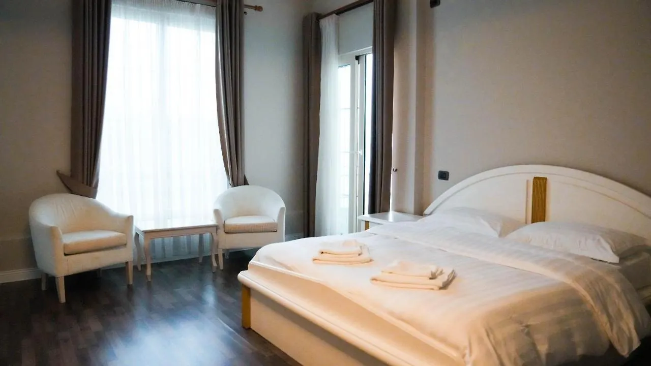 Hotel Majestic ドゥラス