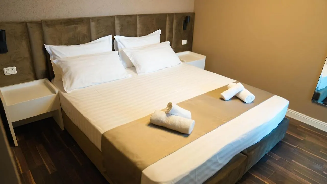 ****  Hotel Majestic Durrës Albanien